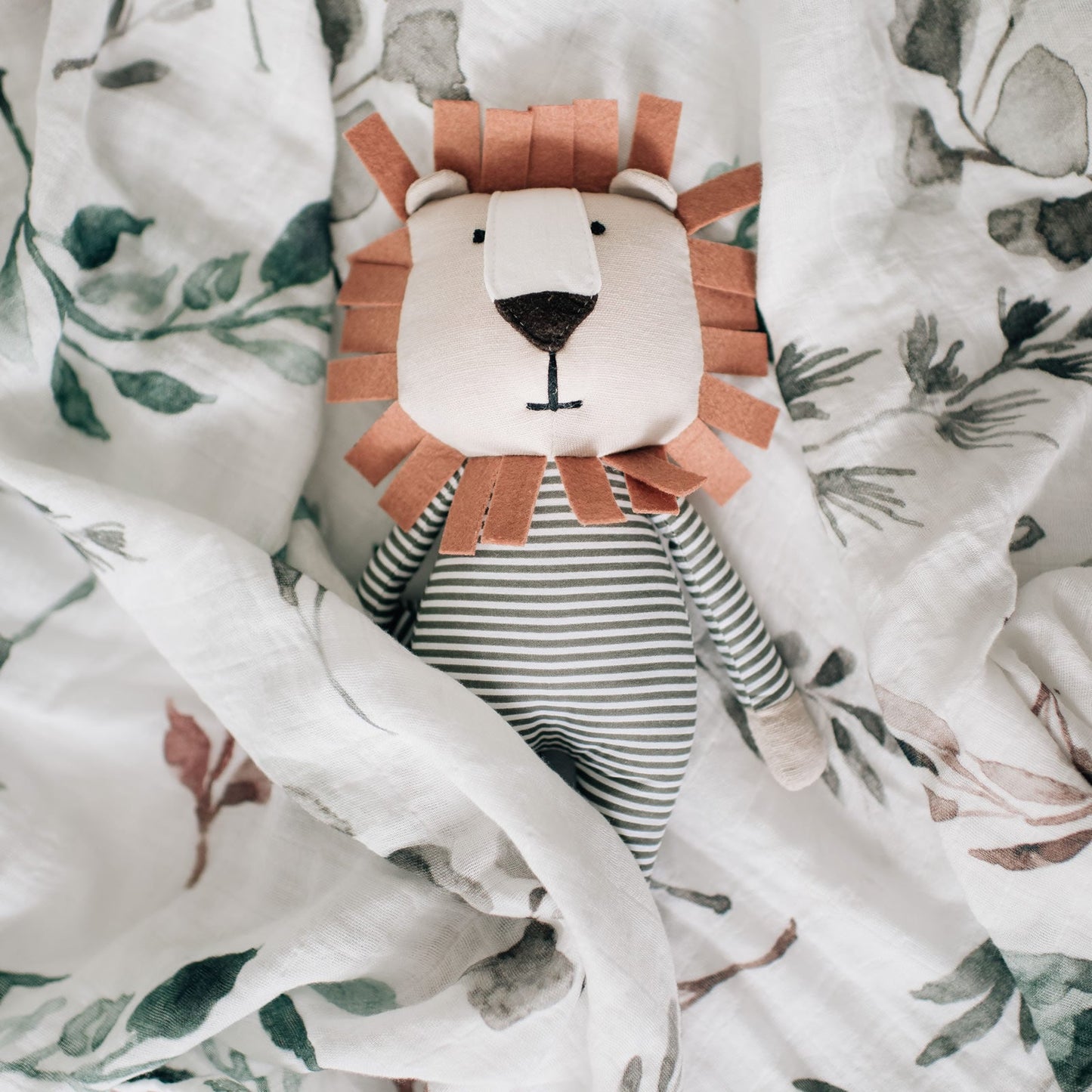 Carson The Lion Teddy Toy Banks-Lyon Botanical