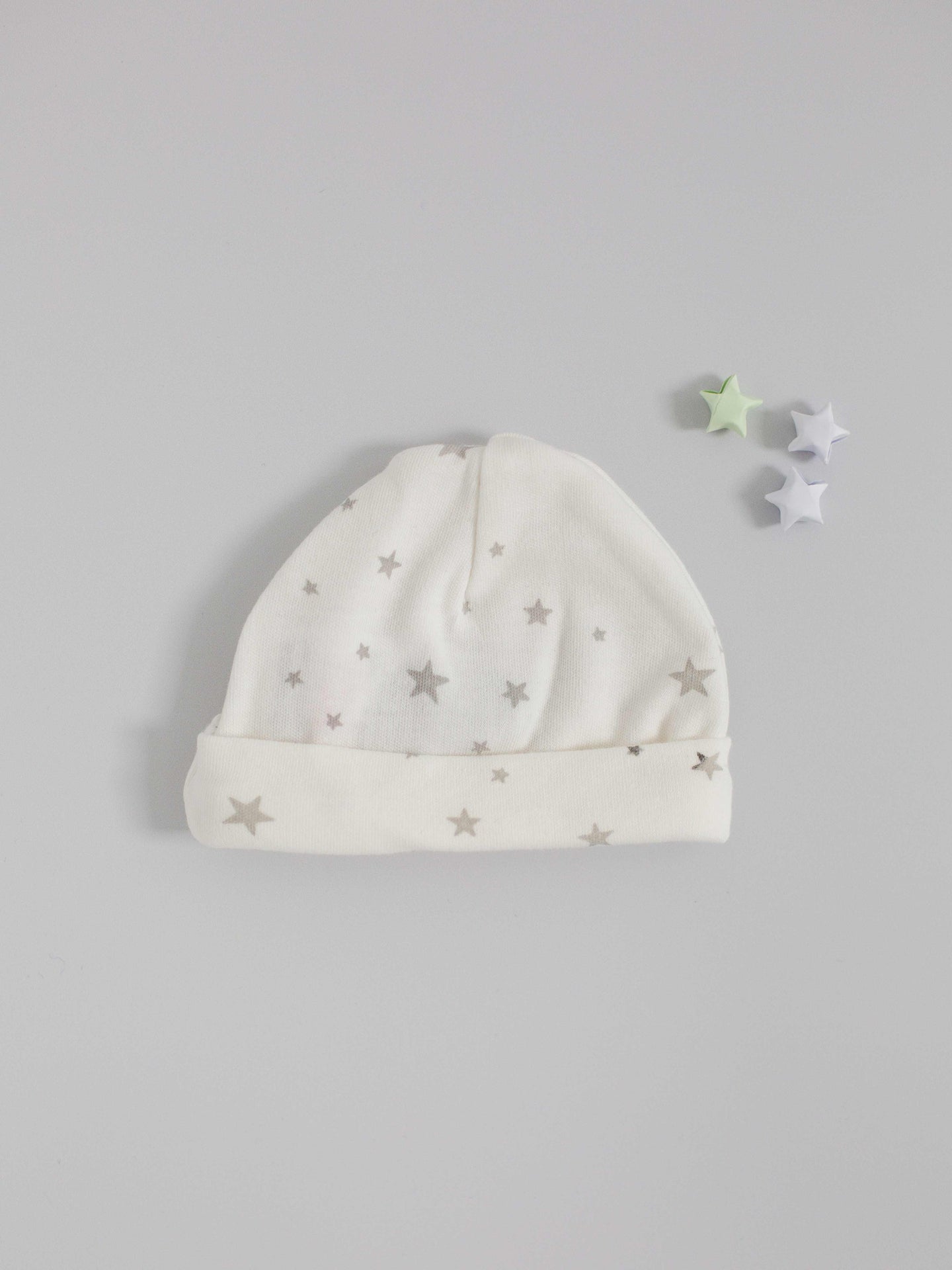 Preemie Round Hat, Silver Stars, Premium 100% Organic Cotton (1.5lb-3lb & 3lb-5lb) Hat Tiny & Small