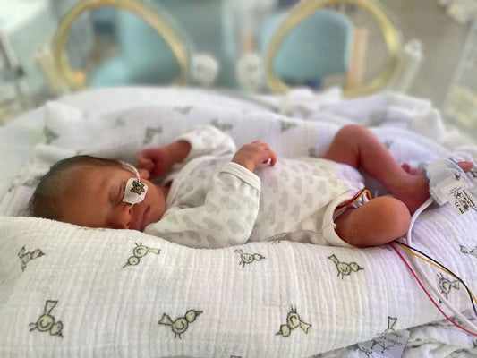 What Gift to Buy a Premature Baby? Thoughtful Ideas for Preemie Parents